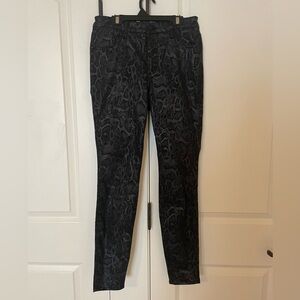 Kut From the Kloth Skinny Jeans Black Snake Skin Size 4